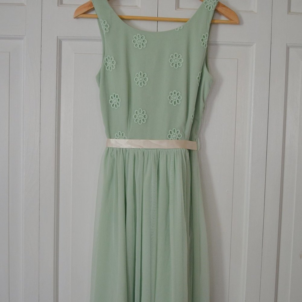 ModCloth Light Green Tulle Sleeveless Skater V-back Dress Size M